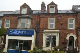 Angus Hotel & Almonds Restaurant