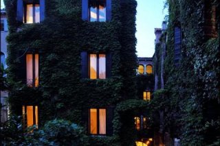 Hotel Flora