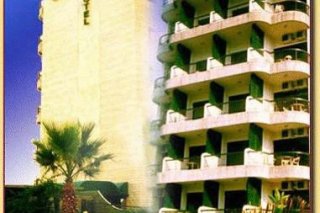 Holiday Suites Hotel & Beach Resort