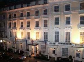 Queens Park Hotel