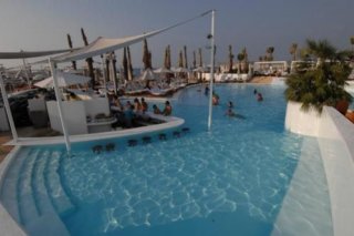 Riviera Hotel