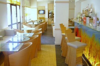 Hotel Ibis Saint Quentin Basilique