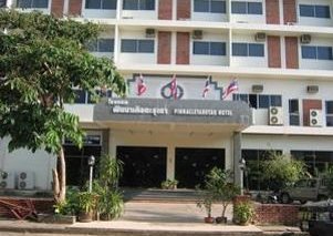 Pinnacle  Hotel