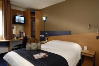 Express By Holiday Inn