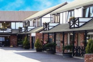 Tudor Court Motel