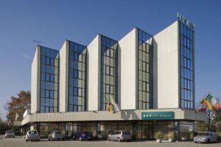 UNA Hotel