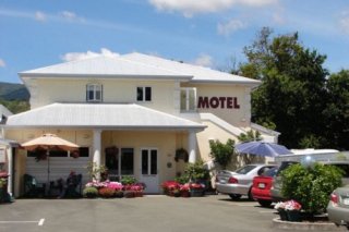 Boutique Motel & Apartment 12