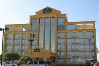 La Quinta Inn & Suites