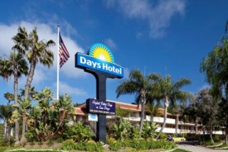 Days Hotel-Hotel Circle