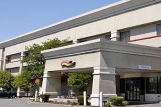 Baymont Inn and Suites Detroit/