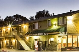 Super 8 /Stanford