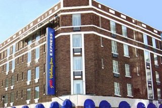 Holiday Inn Express Hotel & Suites