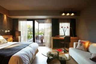 Alexander Beach Hotel & Spa