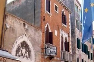 Hotel Adua