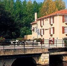 Logis Auberge Du Cheval Blanc Et Le Clovis