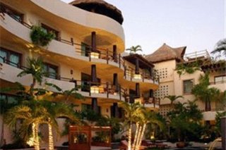 El Taj Oceanfront Condo Hotel