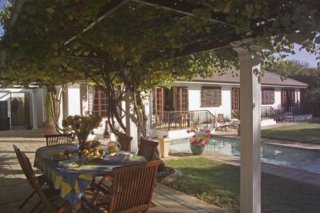 3 Palms Luxury Cottage