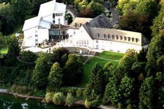 WELCOME HOTEL  / Hennesee