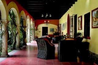 Hotel Racquet