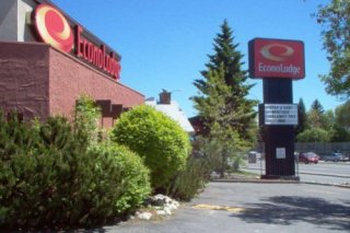 Econo Lodge Motel Village