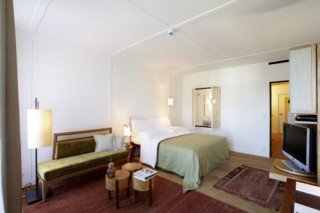 Louis Hotel