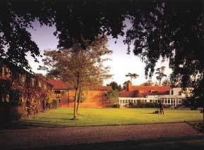 Brook Redwood Hotel & Country Club