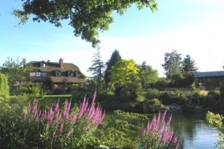 A Lakeside Town Farm B & B