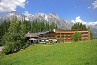 Almhotel Forsthofalm
