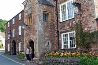 Luttrell Arms