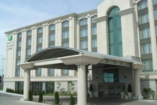 Holiday Inn Express Montreal Airport