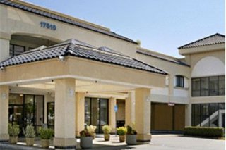 Days Inn & Suites