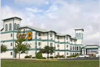 Super 8  Indianapolis Airport