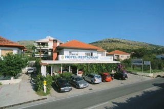 Hotel ski Dvori