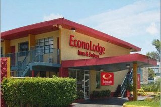 Econo Lodge Inn and Suites