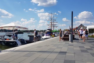 Promenada w Mikołajkach