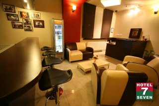 HOTEL SEVEN 7