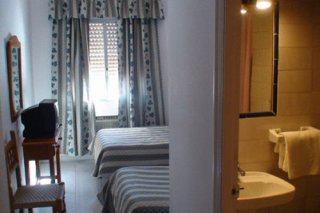 Hostal Restaurante Carlos III