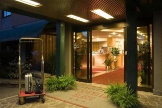 Cancelli Rossi Hotel Rome Airport