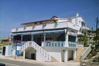 Apartments Mladi Mornar