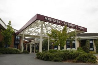 Menzies  Hotel And Golf Course