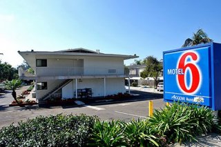 Motel 6 -State