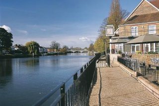 Mercure Thames Lodge