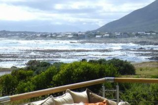 138 Marine Beachfront Guesthouse