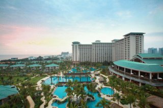 Howard Johnson Resort  Bay