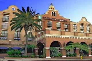 Embassy Suites Los Angeles-International Airport South