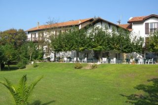 Les Jardins De Bakea