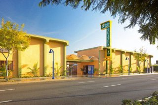 Studio Inn & Suites