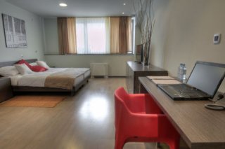 Birokrat Aparthotel