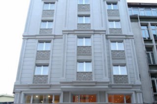 Carlton Hotel