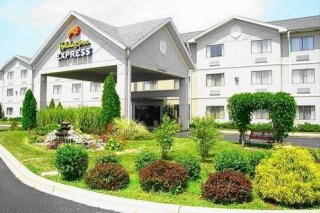 Holiday Inn Express Louisville Interstate 265 East